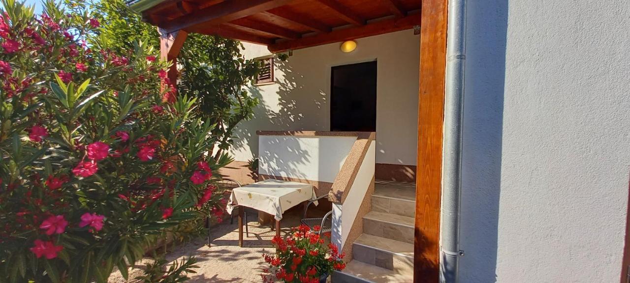 Eco Secluded Apartments Zabodarski Cunski Luaran gambar