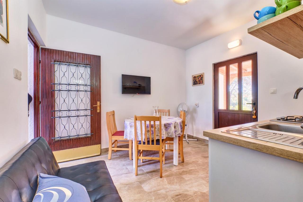 Eco Secluded Apartments Zabodarski Cunski Luaran gambar